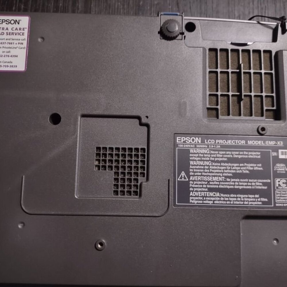 Epson LCD Projector - Picture 4 of 6